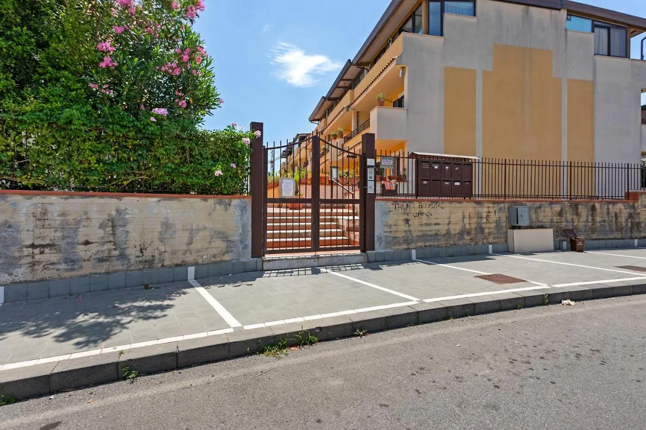 Giardini Naxos Bright Apartments With Balcony