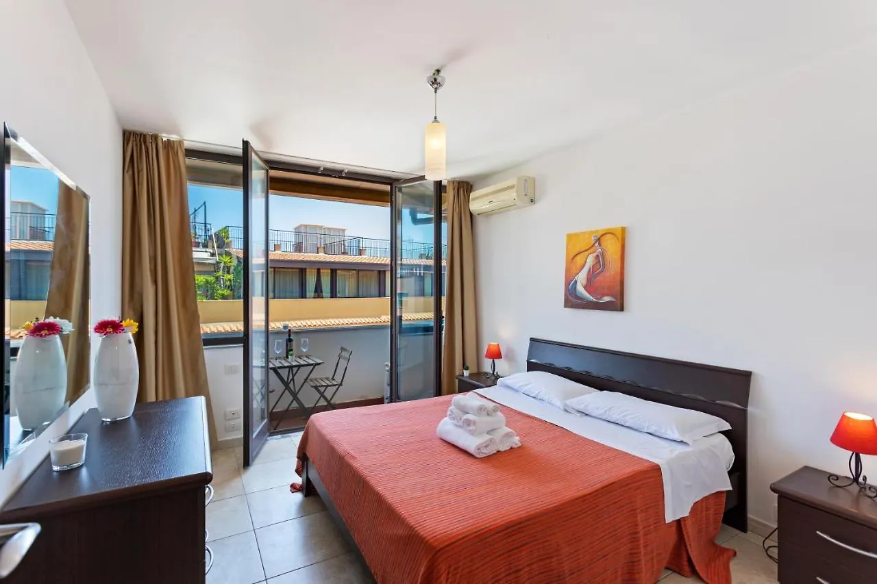 Giardini Naxos Bright Apartments With Balcony